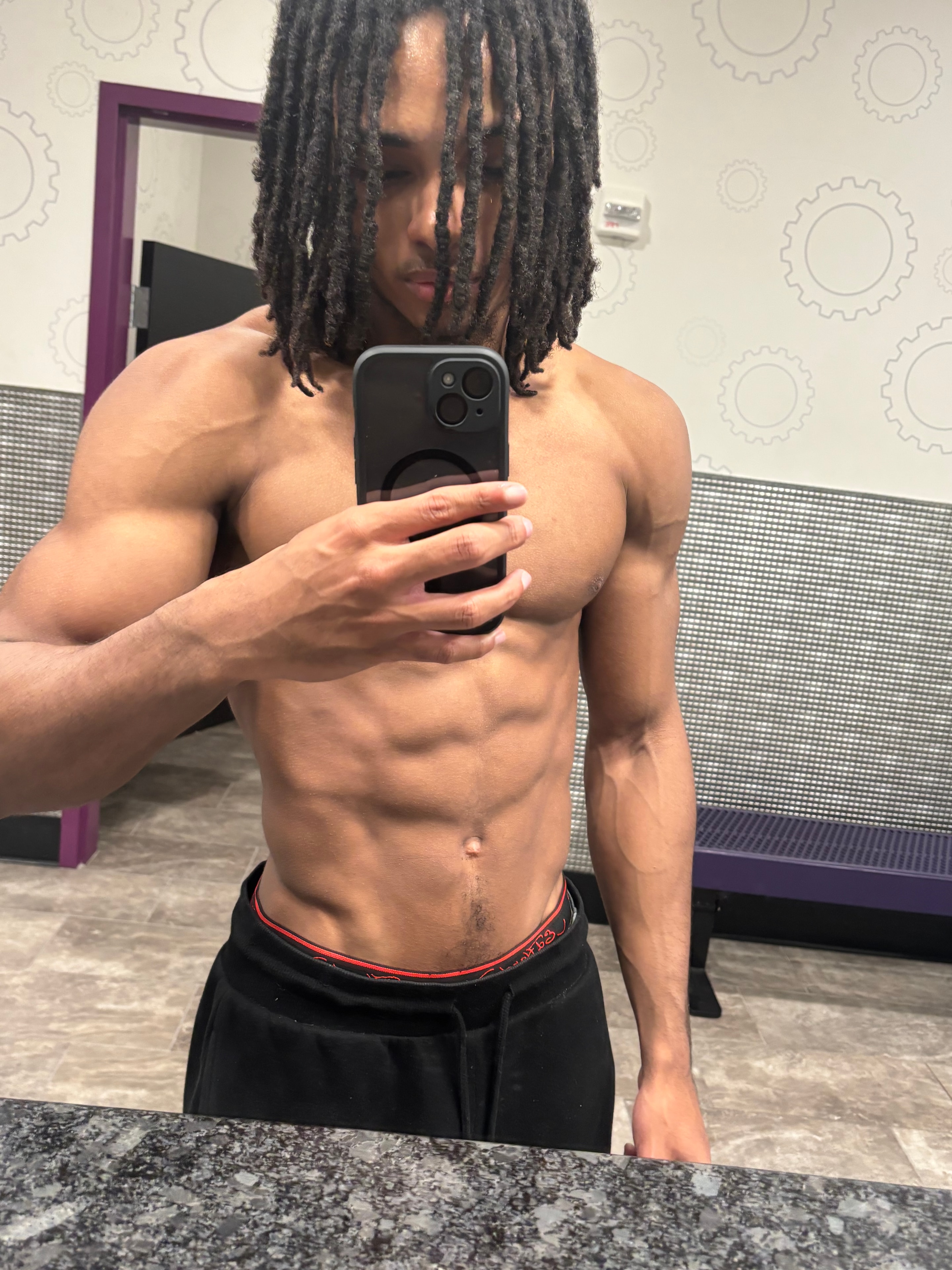 Jerome Golden — mirror selfie physique